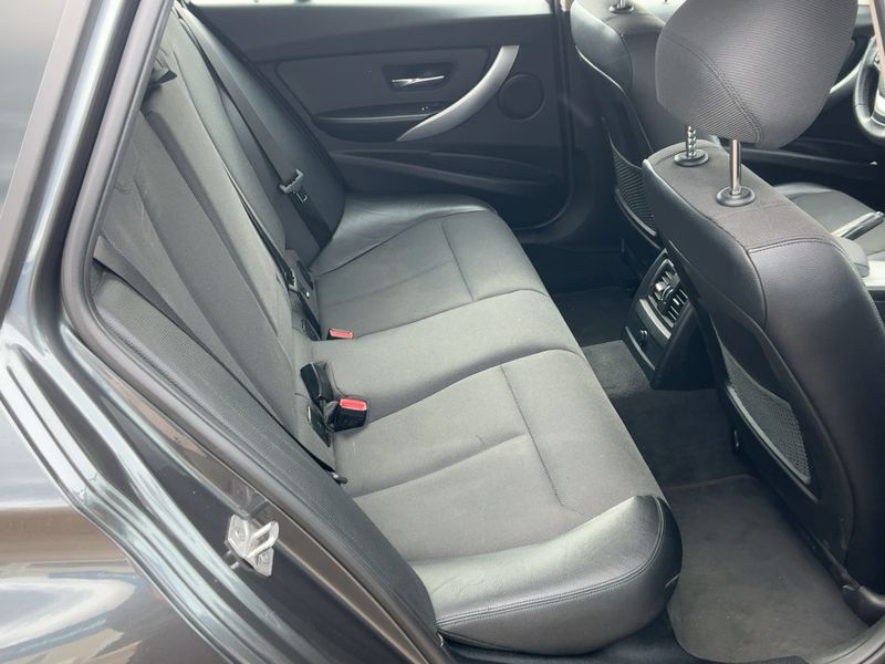 BMW 3er 320d xDrive 2017 – снимка 19