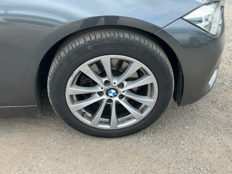 BMW 3er 320d xDrive 2017 – снимка 11