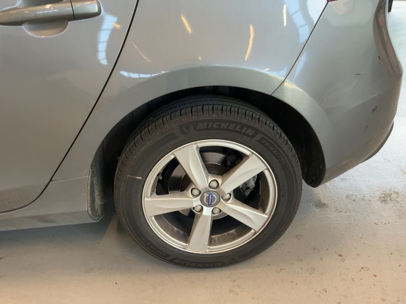 Volvo V40 2.0 D2 Kinetic 2015 – снимка 5