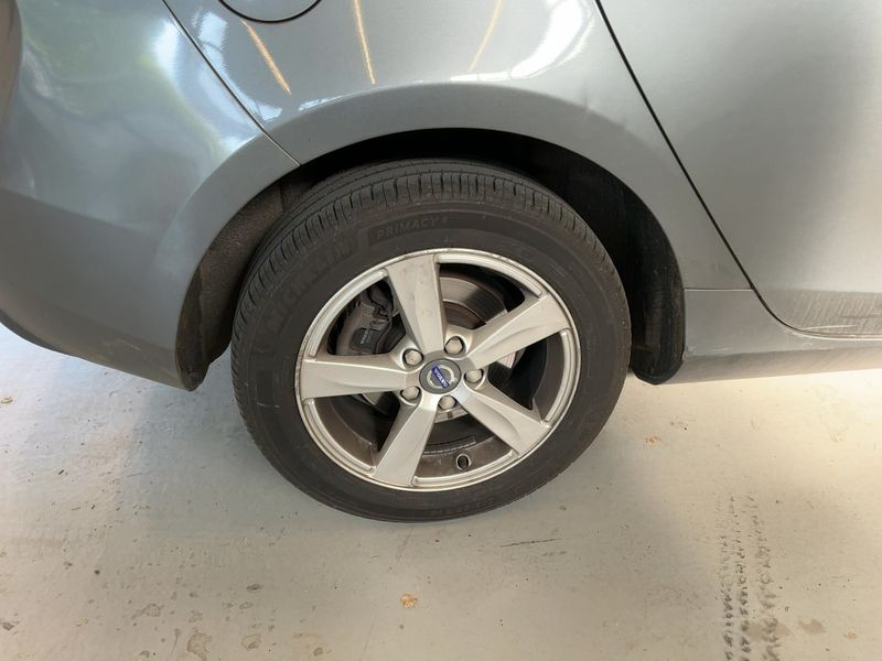 Volvo V40 2.0 D2 Kinetic 2015 – снимка 9