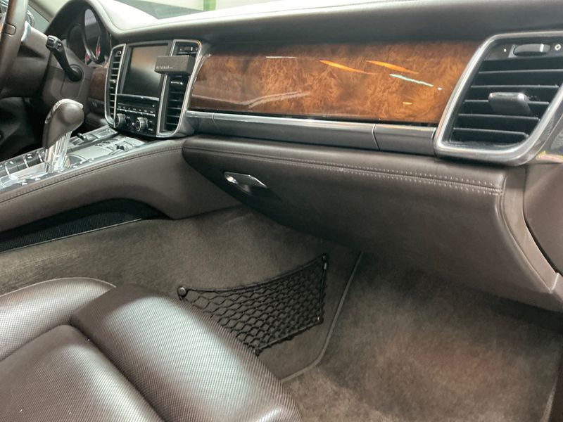 Porsche Panamera 4S 2011 – снимка 39