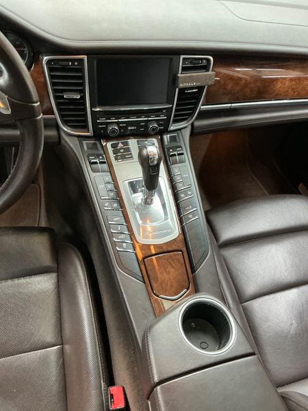Porsche Panamera 4S 2011 – снимка 33