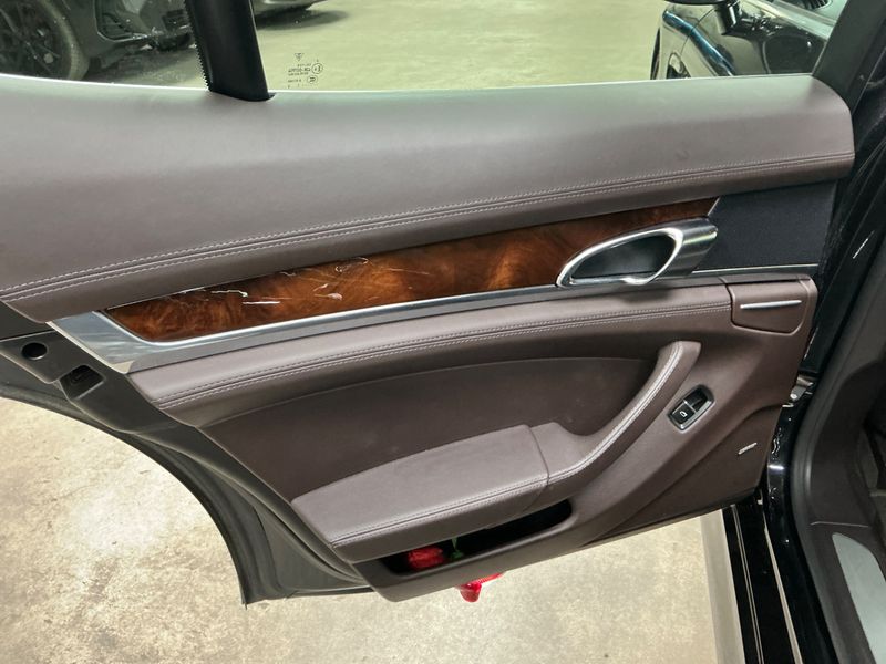Porsche Panamera 4S 2011 – снимка 35