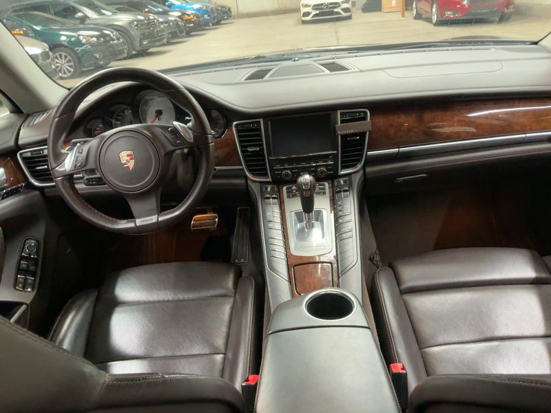 Porsche Panamera 4S 2011 – снимка 18