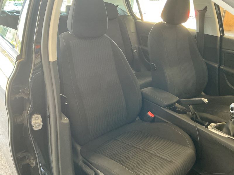 Peugeot 308 1.6 Blue-HDi Business Pack 2016 – снимка 32