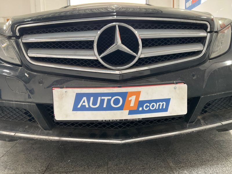 Mercedes-Benz E-Klasse E 350 CGI BlueEfficiency Avantgarde 2009 – снимка 36