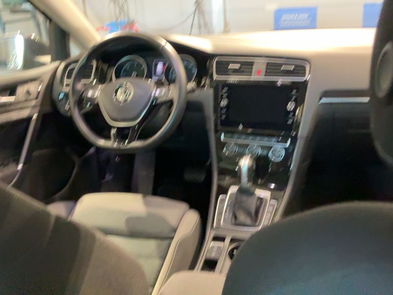 Volkswagen Golf VII 2.0 TDI Highline BlueMotion Tech 2018 – снимка 17