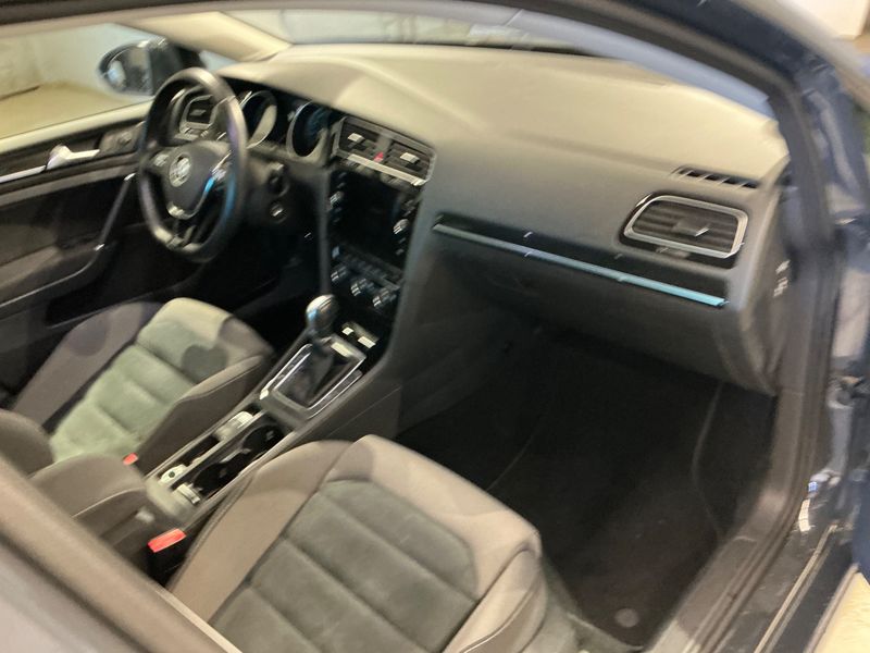 Volkswagen Golf VII 2.0 TDI Highline BlueMotion Tech 2018 – снимка 23
