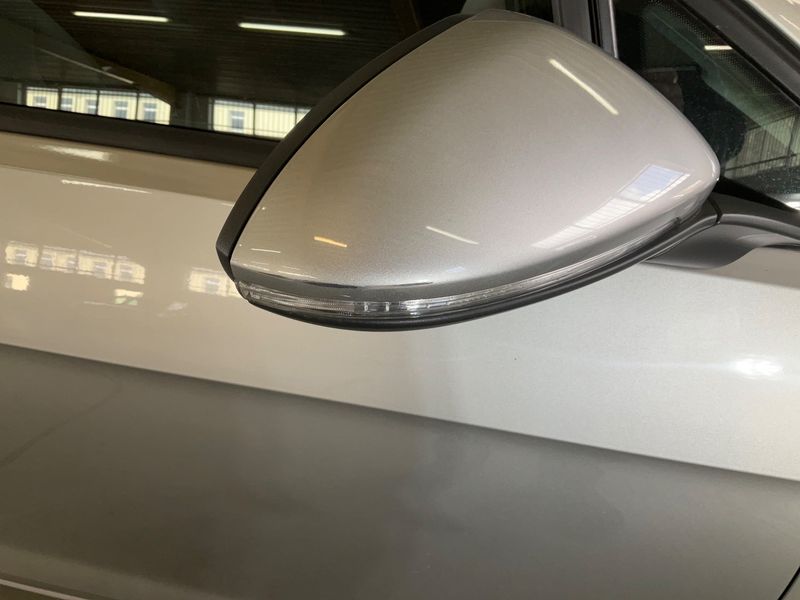 Volkswagen Golf VII 1.6 TDI Comfortline BlueMotion Tech 2013 – снимка на щета 36