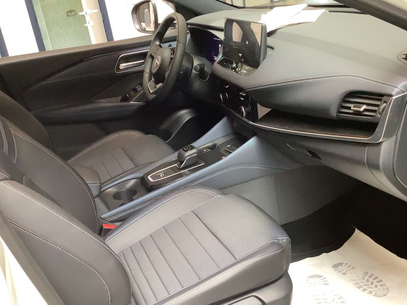 Nissan Qashqai 1.3 DIG-T Mild-Hybrid Tekna 2024 – снимка 16