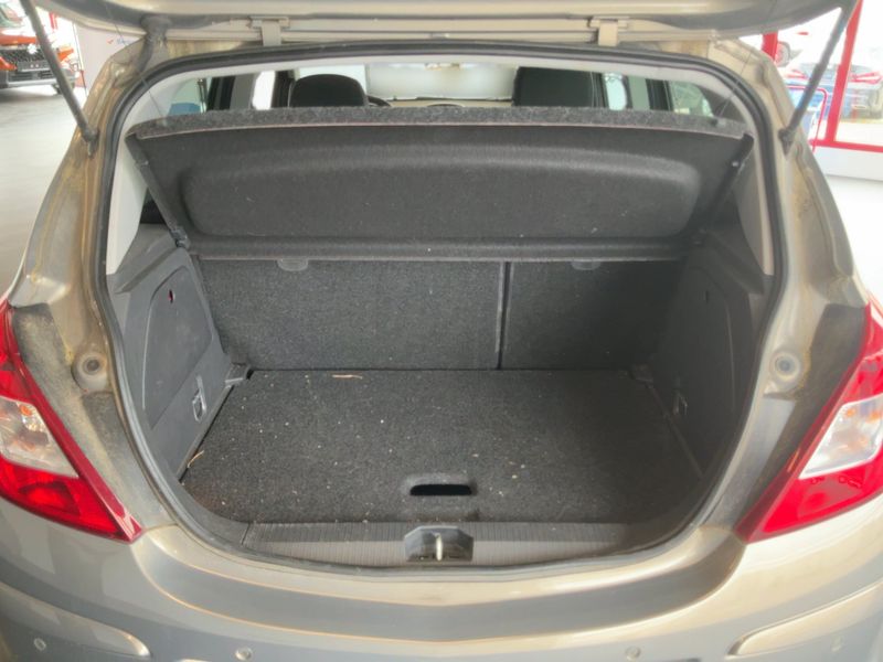 Opel Corsa 1.4 Active 2013 – снимка 15