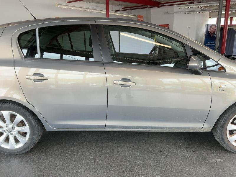 Opel Corsa 1.4 Active 2013 – снимка 10