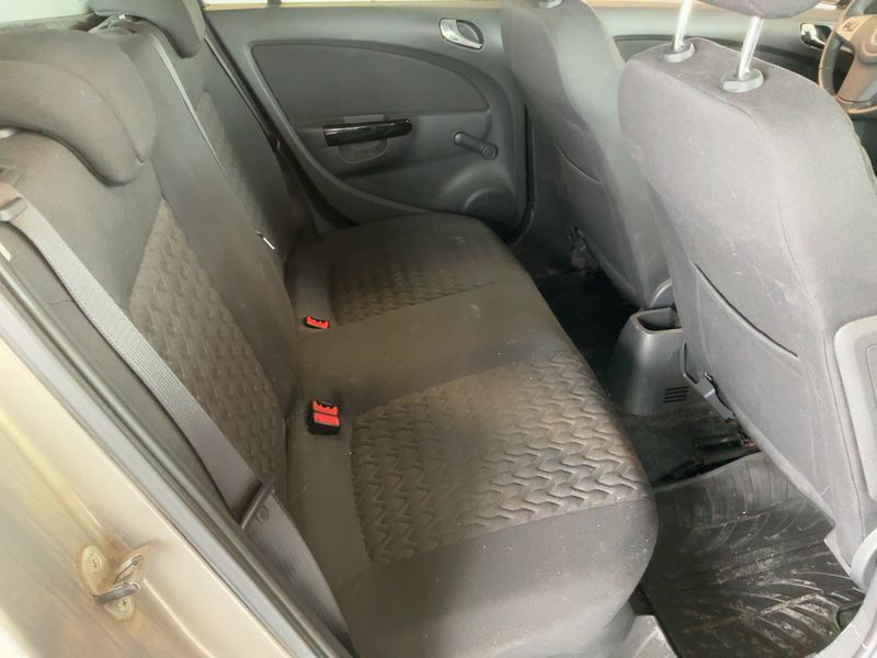 Opel Corsa 1.4 Active 2013 – снимка 19