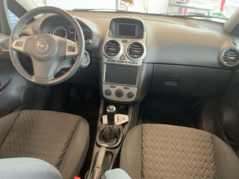 Opel Corsa 1.4 Active 2013 – снимка 17