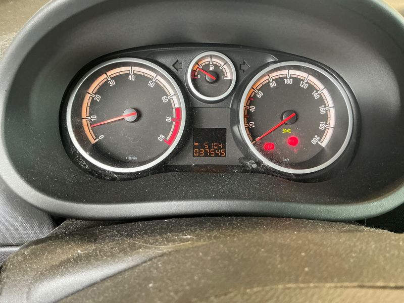 Opel Corsa 1.4 Active 2013 – снимка 18
