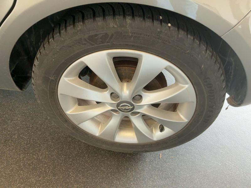 Opel Corsa 1.4 Active 2013 – снимка 5