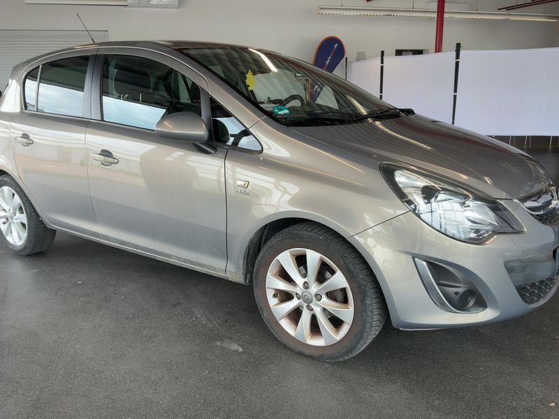 Opel Corsa 1.4 Active 2013 – снимка 12