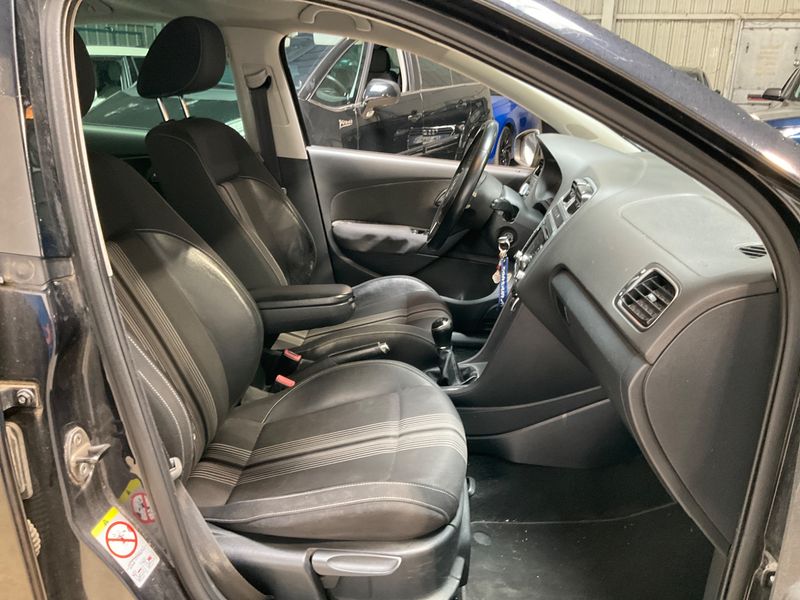 Volkswagen Polo 1.4 FSI Comfortline 2013 – снимка 3