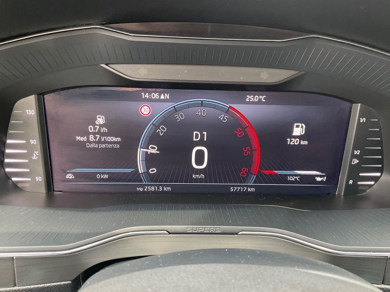 Skoda Superb 2.0 TDI Style 2022 – снимка 18