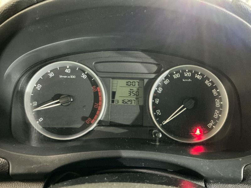 Skoda Fabia 1.6 Style Edition 2010 – снимка 4
