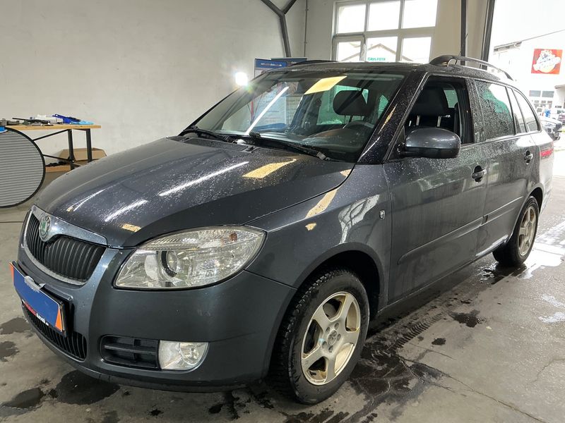 Skoda Fabia 1.6 Style Edition 2010 – снимка 1