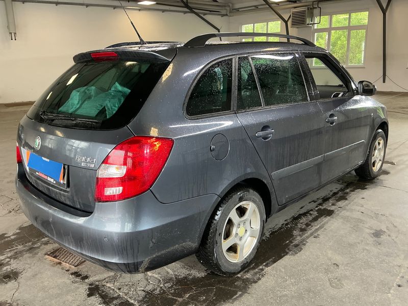 Skoda Fabia 1.6 Style Edition 2010 – снимка 2