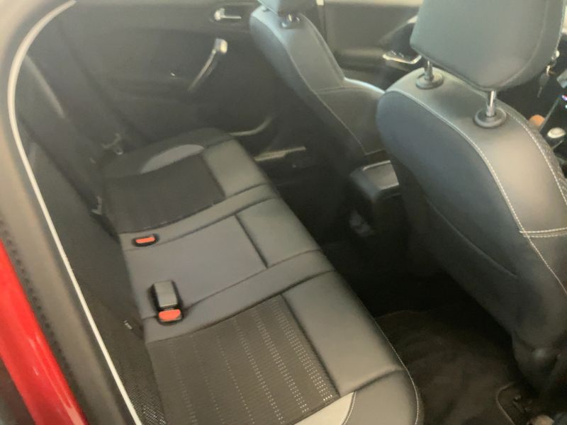 Peugeot 2008 1.2 PureTech Allure 2019 – снимка 19