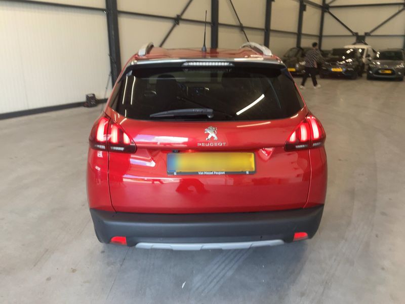 Peugeot 2008 1.2 PureTech Allure 2019 – снимка 7