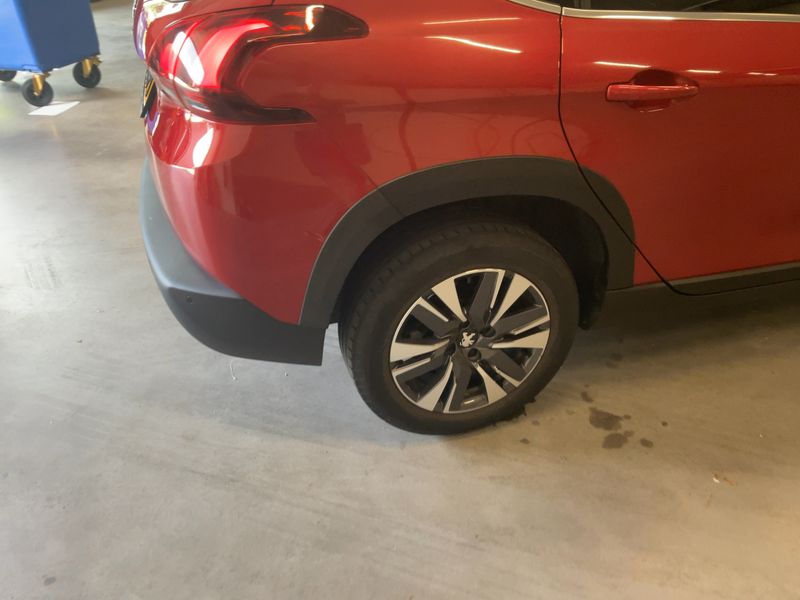 Peugeot 2008 1.2 PureTech Allure 2019 – снимка 9