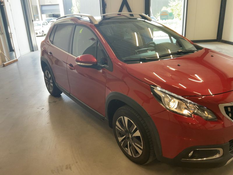 Peugeot 2008 1.2 PureTech Allure 2019 – снимка 12