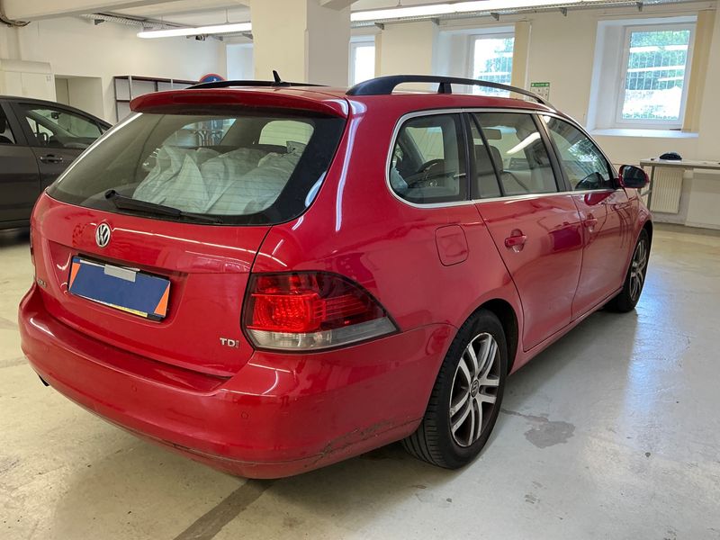 Volkswagen Golf VI 1.6 TDI Highline 2012 – снимка 2