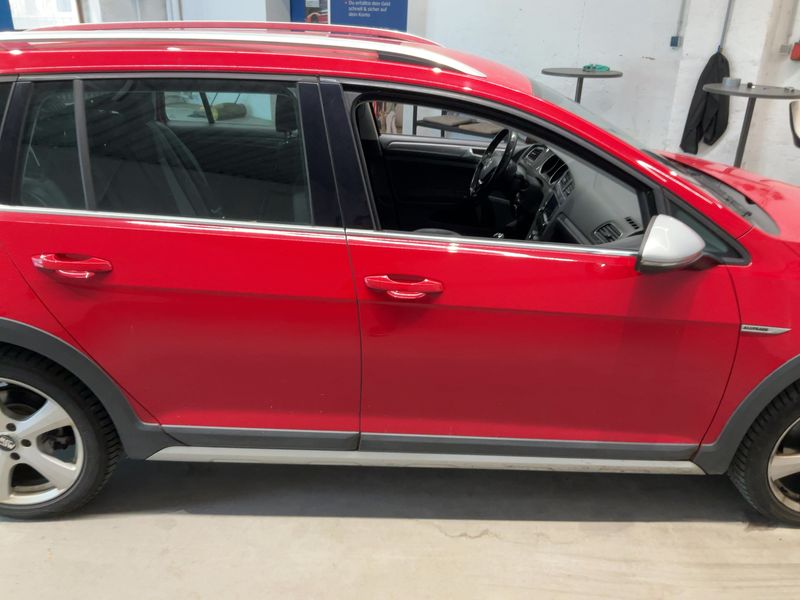 Volkswagen Golf VII 1.6 TDI 4Motion BlueMotion Tech 2015 – снимка на щета