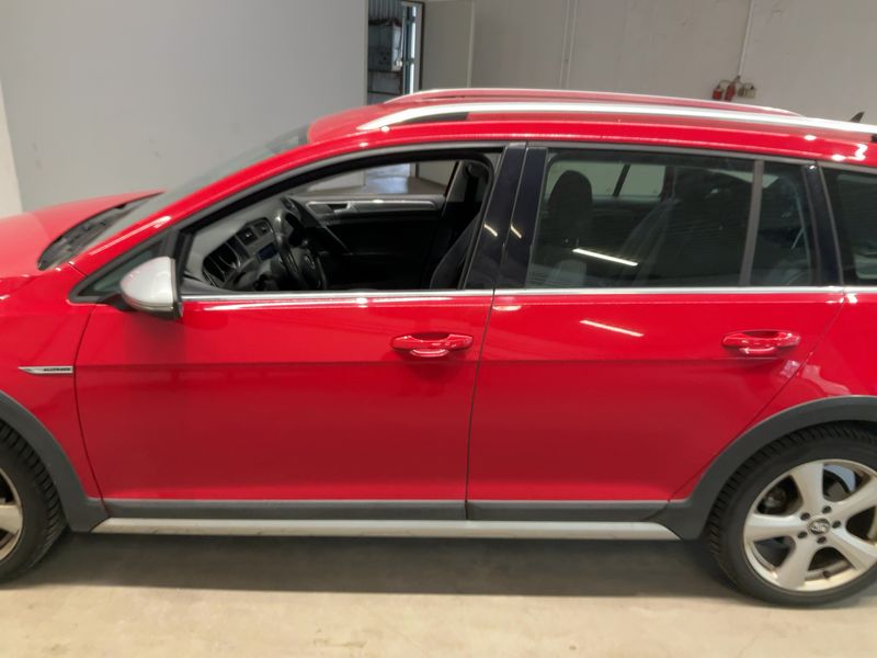 Volkswagen Golf VII 1.6 TDI 4Motion BlueMotion Tech 2015 – снимка 4