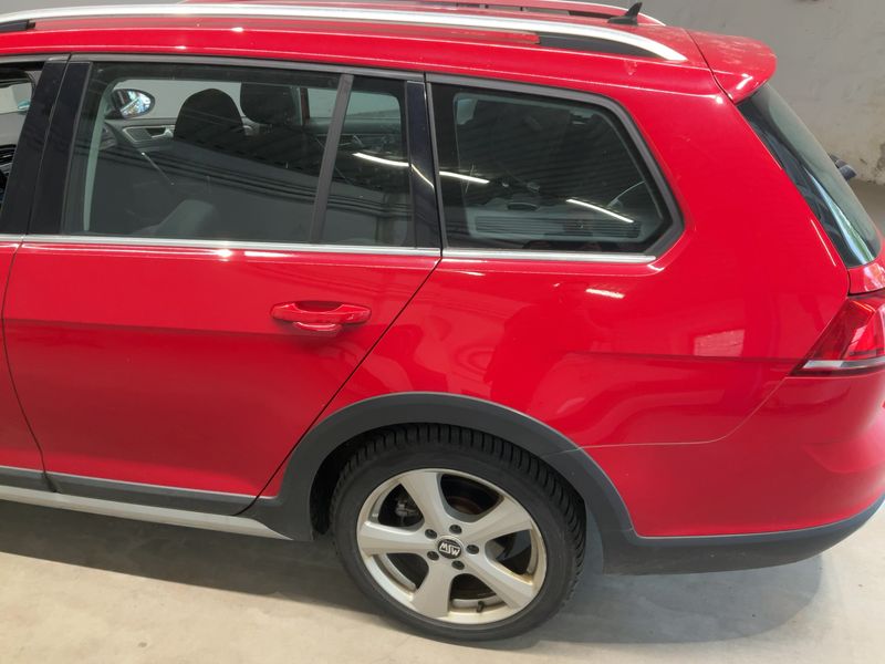Volkswagen Golf VII 1.6 TDI 4Motion BlueMotion Tech 2015 – снимка 3