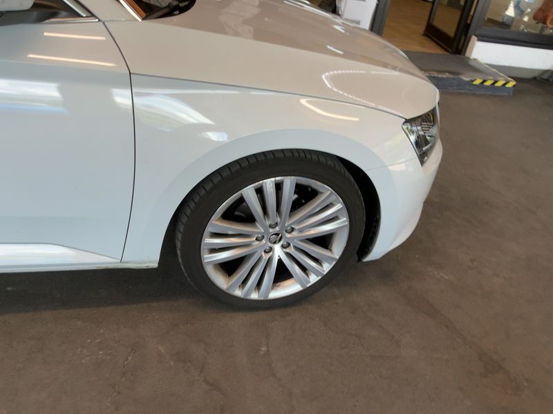 Skoda Superb 2.0 TDI Style 2016 – снимка 11