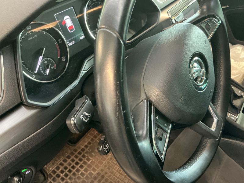 Skoda Superb 2.0 TDI Style 2016 – снимка 29
