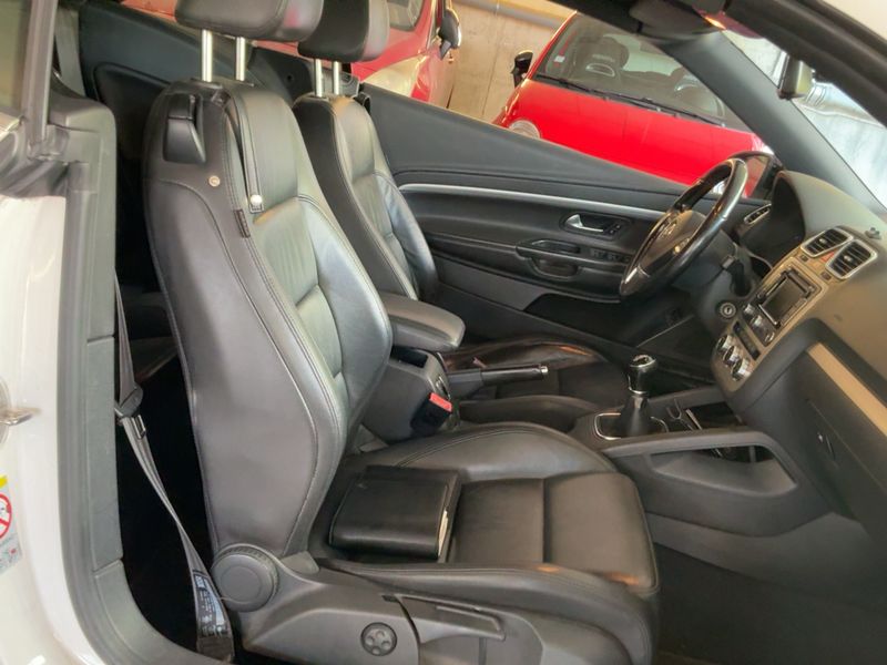 Volkswagen Eos 2.0 TDI BlueMotion Tech 2014 – снимка 16