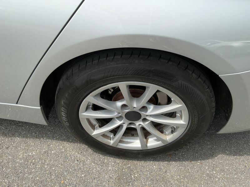 BMW 3er 318d 2014 – снимка на щета