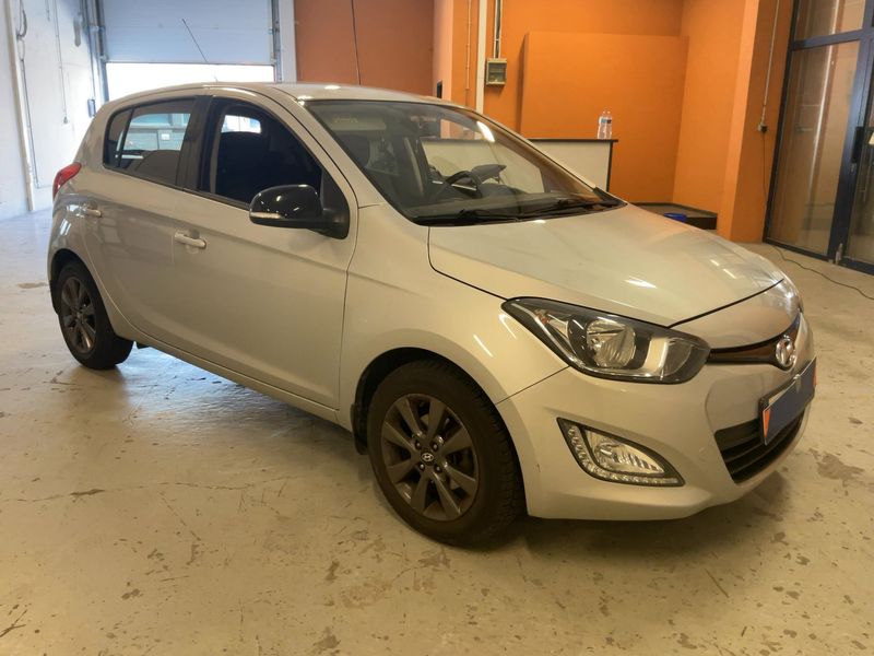 Hyundai i20 1.2 Comfort 2015 – снимка 12