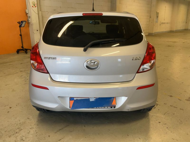 Hyundai i20 1.2 Comfort 2015 – снимка 7