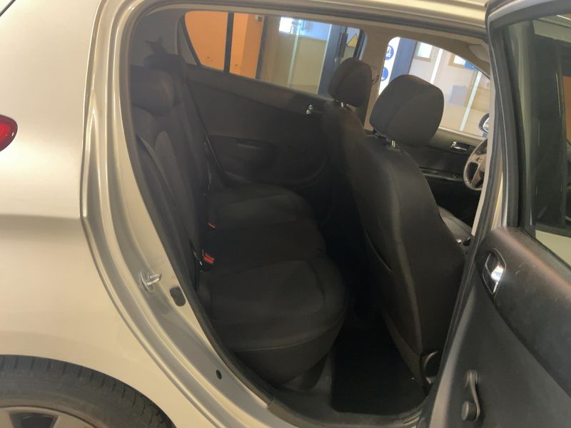 Hyundai i20 1.2 Comfort 2015 – снимка 19