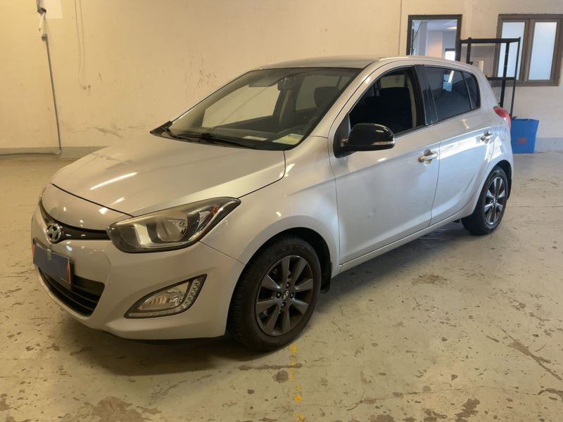 Hyundai i20 1.2 Comfort 2015 – снимка 2