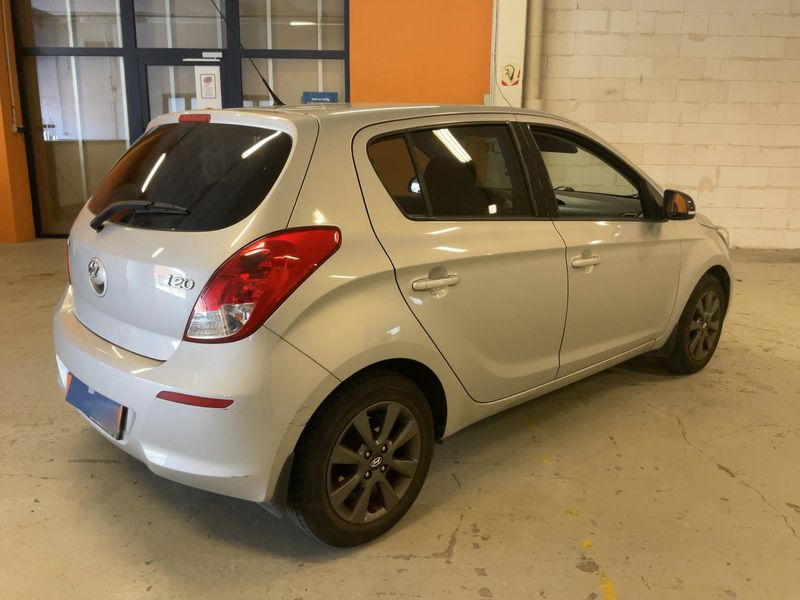 Hyundai i20 1.2 Comfort 2015 – снимка 8