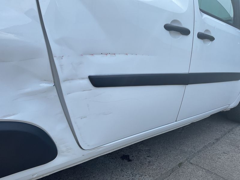 Renault Kangoo 1.5 BLUE dCi Rapid Maxi Extra 2021 – снимка 25