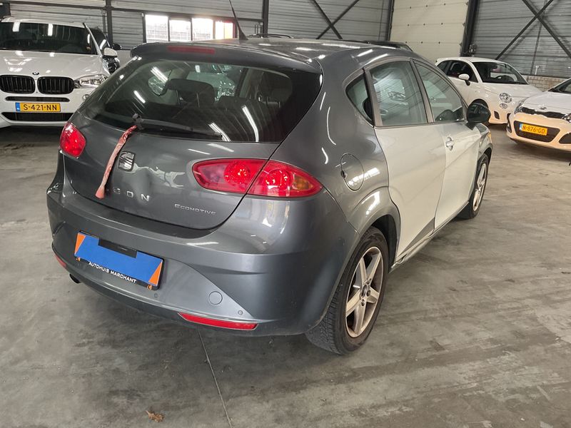 Seat Leon 1.2 TSI Style Ecomotive 2012 – снимка 2