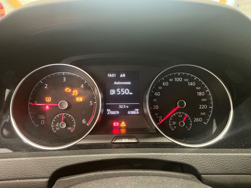 Volkswagen Golf VII 2.0 TDI Carat BlueMotion Tech 2013 – снимка 13