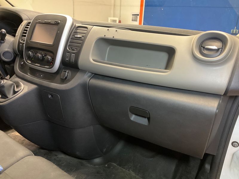 Renault Trafic 1.6 dCi L1H1 2,7t Komfort 2018 – снимка 35