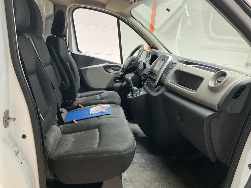 Renault Trafic 1.6 dCi L1H1 2,7t Komfort 2018 – снимка 16