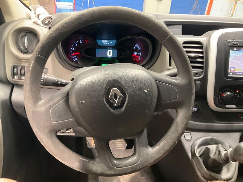 Renault Trafic 1.6 dCi L1H1 2,7t Komfort 2018 – снимка 17