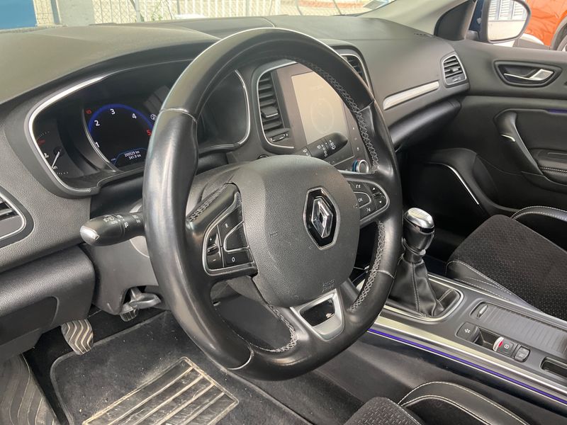 Renault Megane 1.6 dCi Energy Intens 2018 – снимка 23